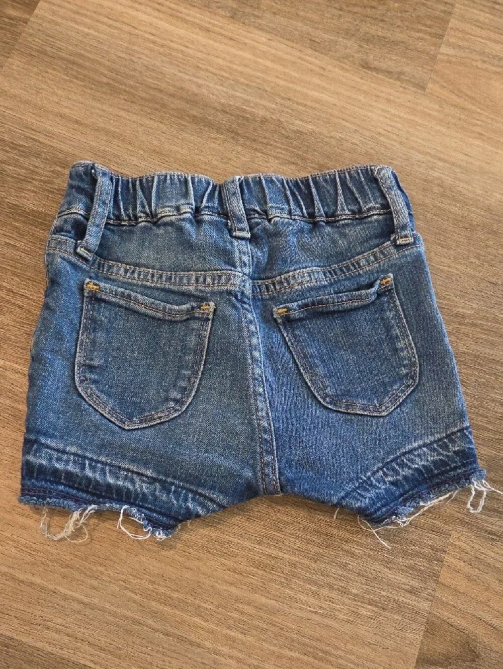 Gap Girls Dark Blue Denim Shorts with Heart Detail Size 3t